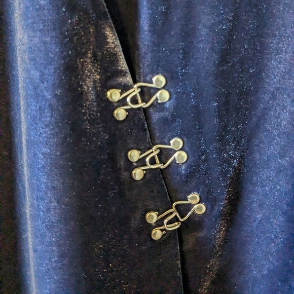 Soft Surroundings Blue Velvet Faux Wrap Silver Buckle Top Size S - Picture 3 of 7